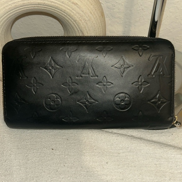 Authentic Louis Vuitton Black Matte Vernis Long Zip Wallet beige interior +COA - Picture 4 of 15